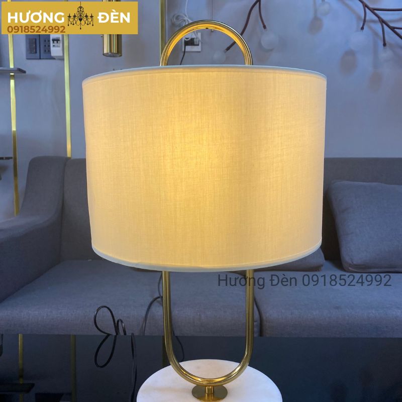 den-de-ban-trang-tri-chan-da-chinh-hang-db8172
